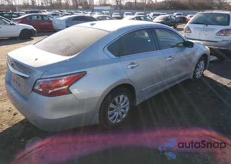 2015 Nissan Altima 2.5 S z USA, uszkodzony, nr VIN 1N4AL3AP4FN401545